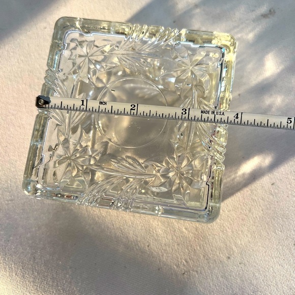 Vintage 1970  retro crystal/glass jewelry/trinket box. - Picture 5 of 6